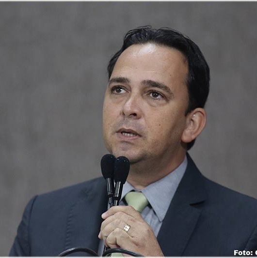 Fábio cobra solução para acúmulo de carcaças de veículos na Euclides Figueiredo