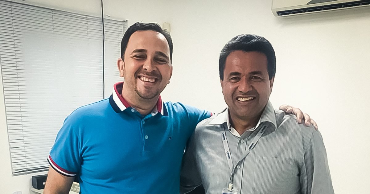 Vereador Fábio Meireles e Dr. Luis Roberto – Presidente da Empresa Municipal de Serviços Urbanos (Emsurb)