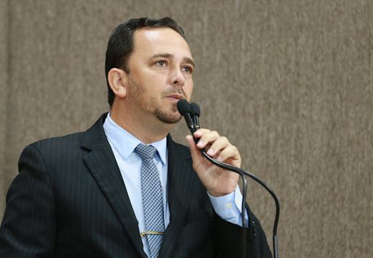 Fábio Meireles dá as boas-vindas aos colegas e servidores e sorte aos que serão candidatos