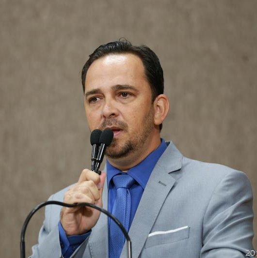 Fábio comemora projetos para obras em loteamentos da zona Norte