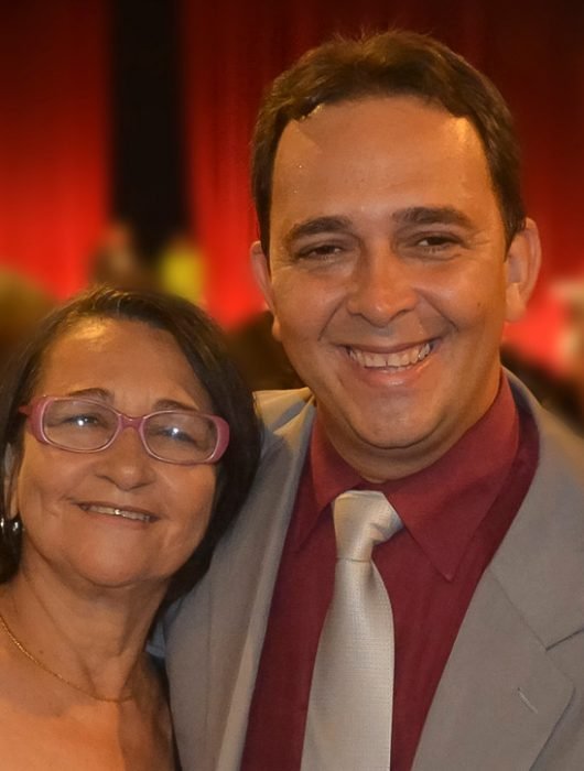 Ao declarar amor à mãe, Fábio Meireles destaca importância da família