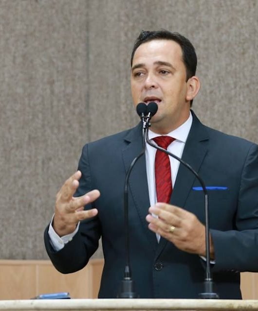 Fábio sugere que PMA identifique adultos que expõem crianças pelas ruas de Aracaju